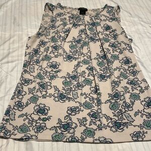 Sleeveless Ann Taylor top size small white with blue flower design